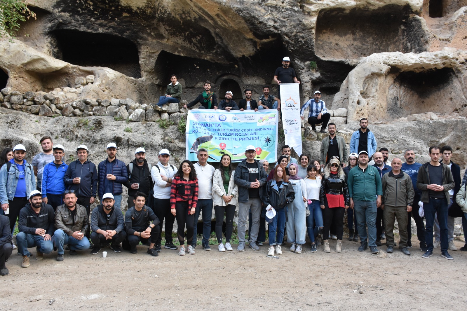 dogaseverler-universitemiz-onculugunde-gabar-dagina-yuruyus-duzenledi